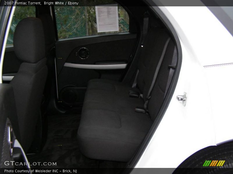 Bright White / Ebony 2007 Pontiac Torrent