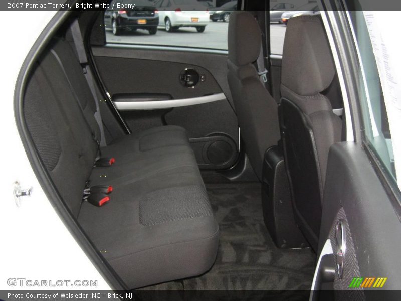 Bright White / Ebony 2007 Pontiac Torrent