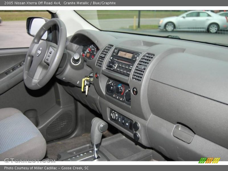 Granite Metallic / Blue/Graphite 2005 Nissan Xterra Off Road 4x4