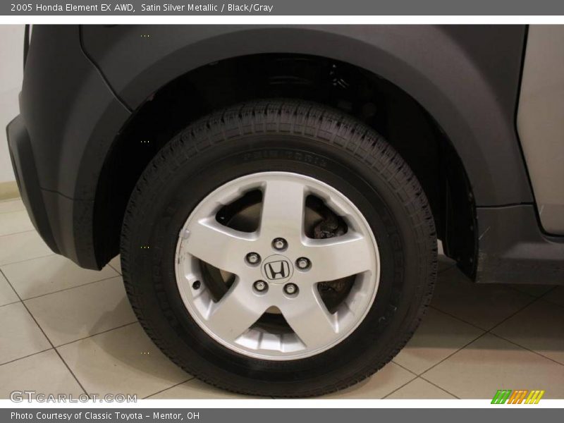 Satin Silver Metallic / Black/Gray 2005 Honda Element EX AWD