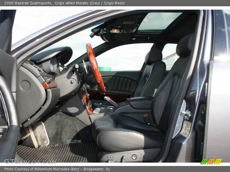 Grigio Alfieri Metallic (Grey) / Grigio Medio 2006 Maserati Quattroporte