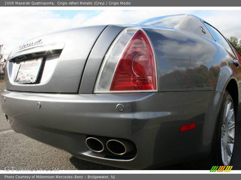 Grigio Alfieri Metallic (Grey) / Grigio Medio 2006 Maserati Quattroporte