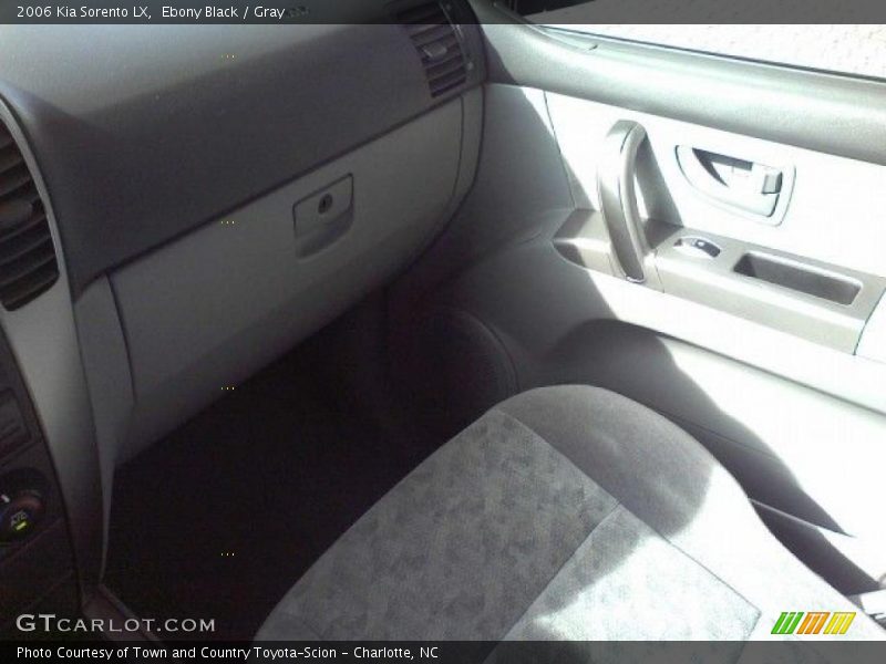 Ebony Black / Gray 2006 Kia Sorento LX