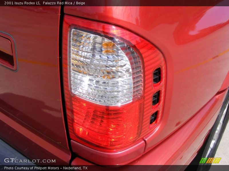 Palazzo Red Mica / Beige 2001 Isuzu Rodeo LS