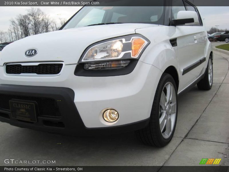 Clear White / Red/Black Sport Cloth 2010 Kia Soul Sport