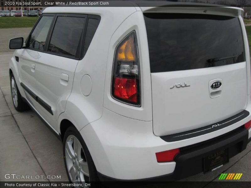 Clear White / Red/Black Sport Cloth 2010 Kia Soul Sport