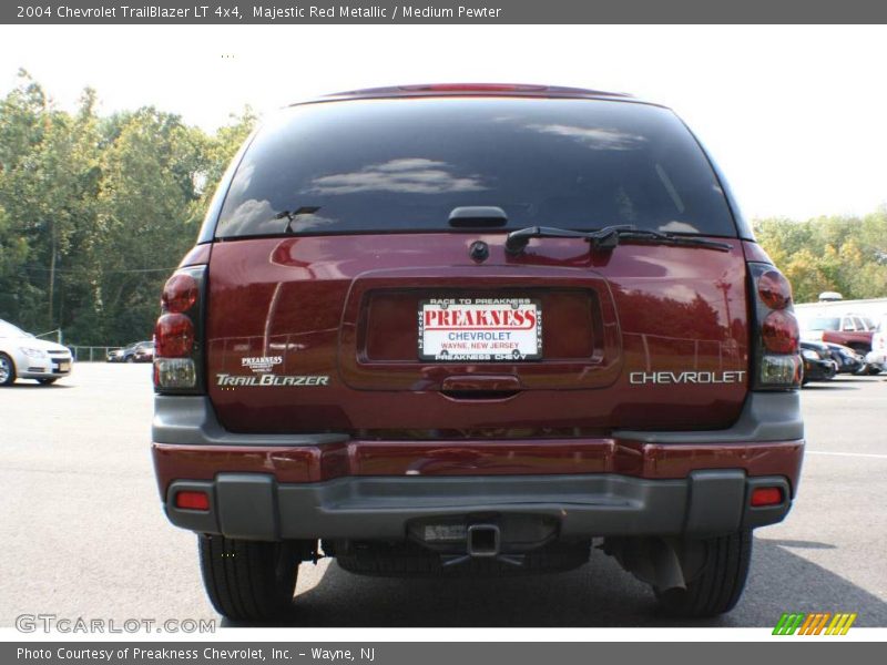 Majestic Red Metallic / Medium Pewter 2004 Chevrolet TrailBlazer LT 4x4