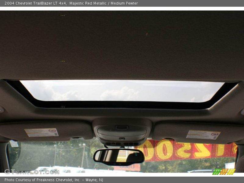 Majestic Red Metallic / Medium Pewter 2004 Chevrolet TrailBlazer LT 4x4