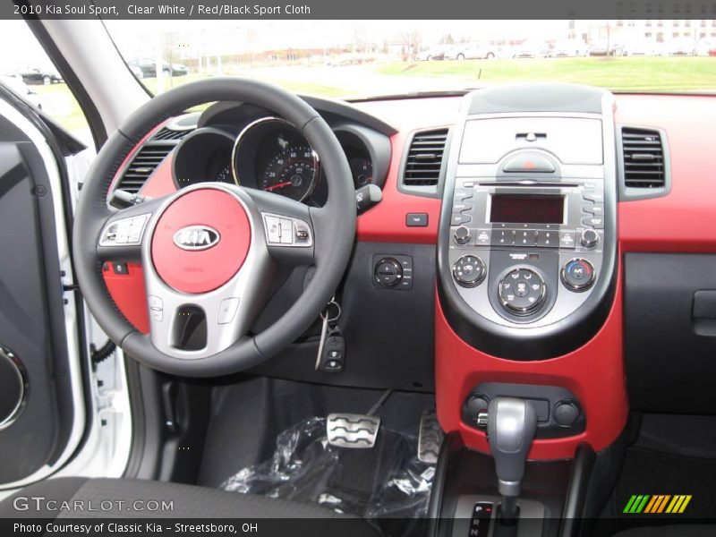 Clear White / Red/Black Sport Cloth 2010 Kia Soul Sport