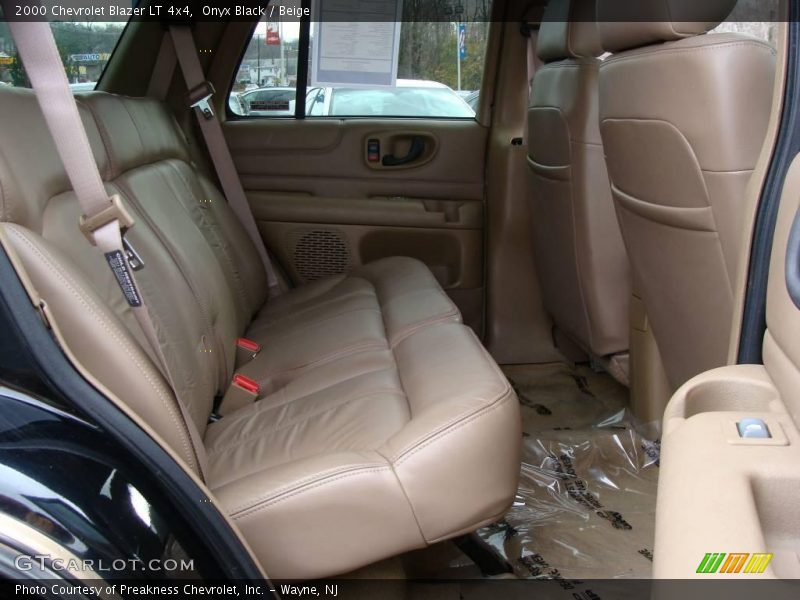 Onyx Black / Beige 2000 Chevrolet Blazer LT 4x4