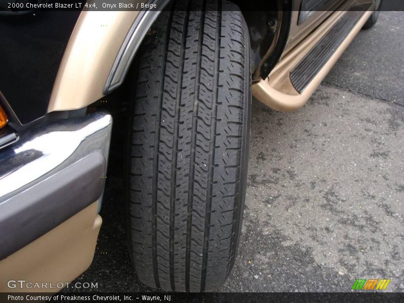 Onyx Black / Beige 2000 Chevrolet Blazer LT 4x4