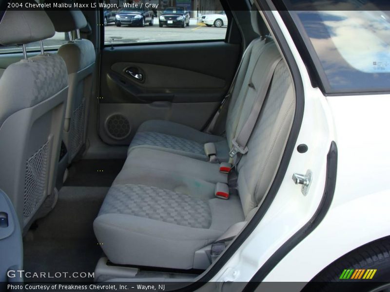 White / Gray 2004 Chevrolet Malibu Maxx LS Wagon