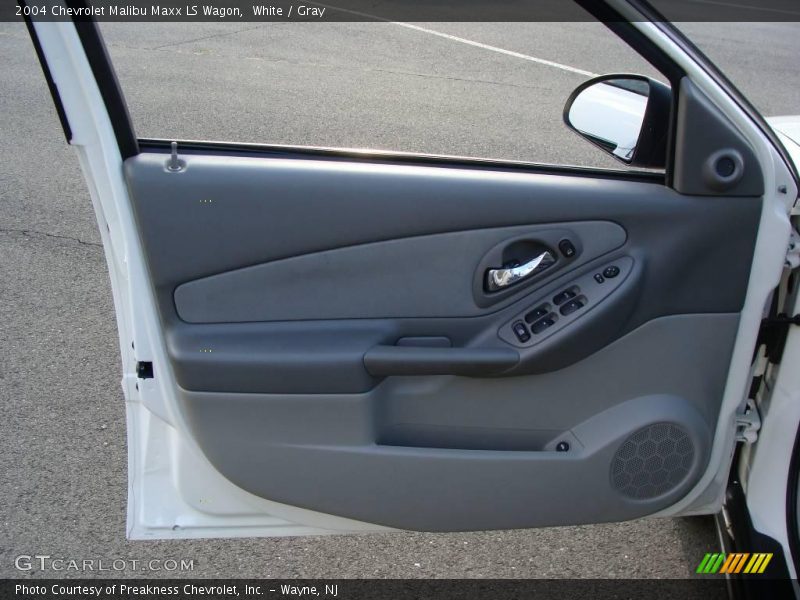 White / Gray 2004 Chevrolet Malibu Maxx LS Wagon