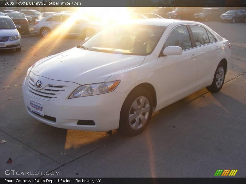 Super White / Ash 2009 Toyota Camry SE