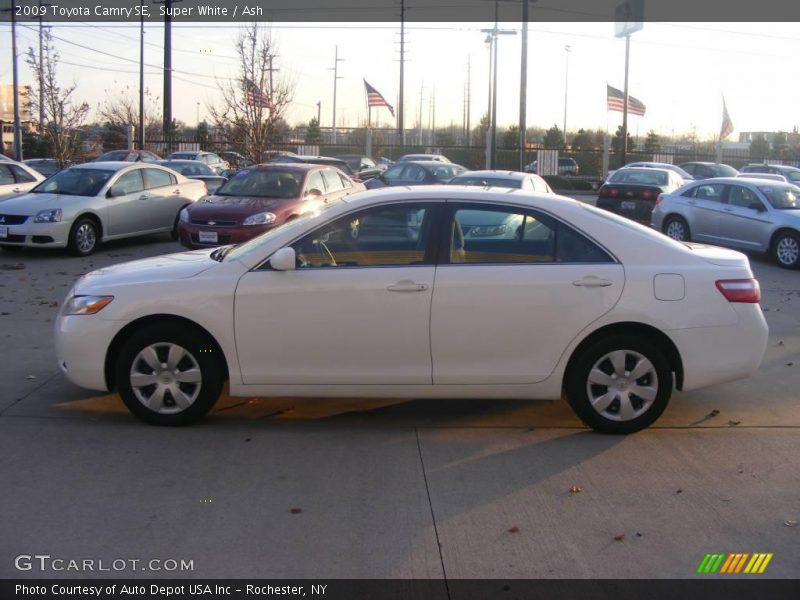 Super White / Ash 2009 Toyota Camry SE
