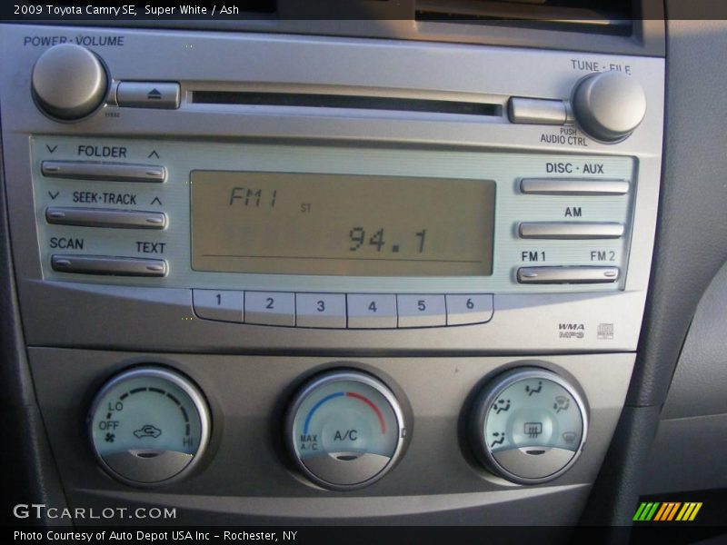 Super White / Ash 2009 Toyota Camry SE