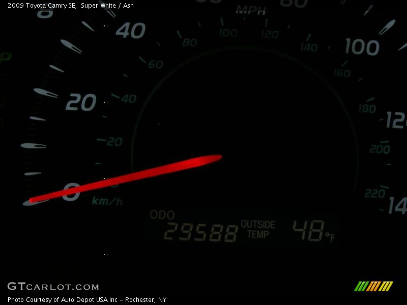 Super White / Ash 2009 Toyota Camry SE