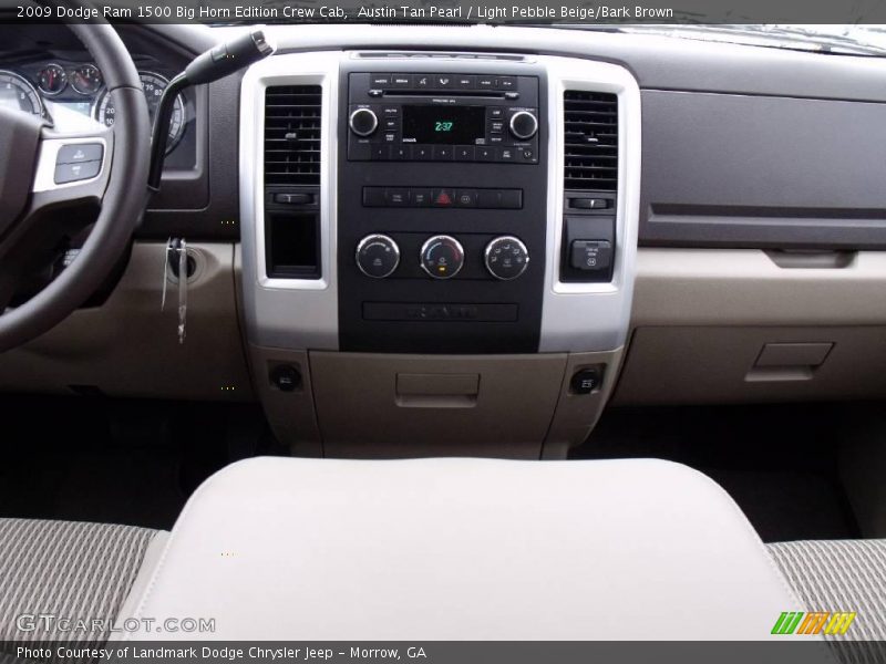 Austin Tan Pearl / Light Pebble Beige/Bark Brown 2009 Dodge Ram 1500 Big Horn Edition Crew Cab