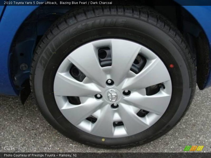 Blazing Blue Pearl / Dark Charcoal 2010 Toyota Yaris 5 Door Liftback