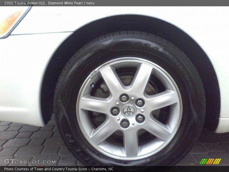 Diamond White Pearl / Ivory 2002 Toyota Avalon XLS