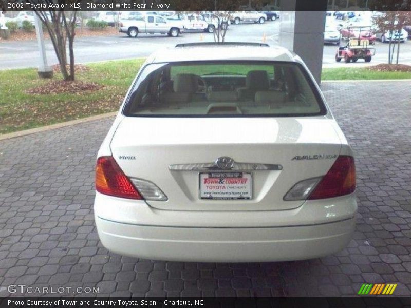 Diamond White Pearl / Ivory 2002 Toyota Avalon XLS