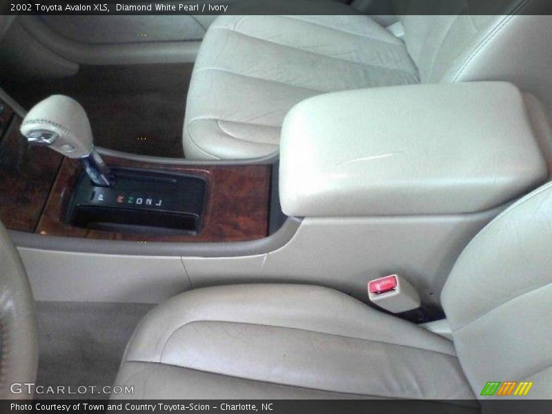 Diamond White Pearl / Ivory 2002 Toyota Avalon XLS