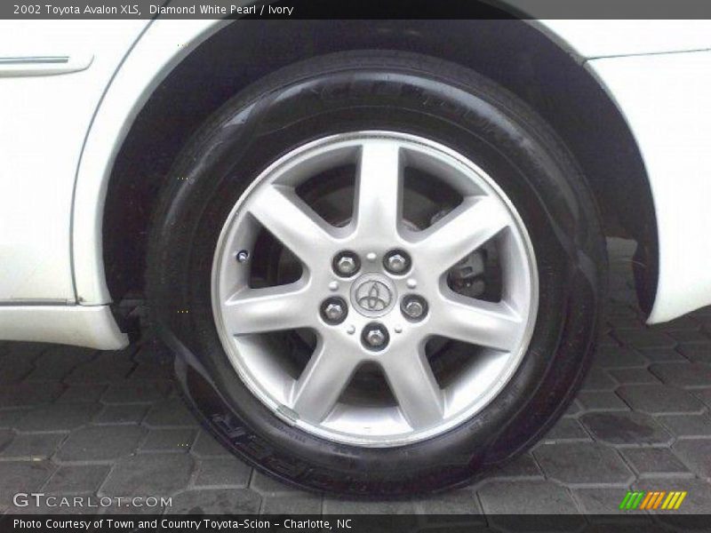 Diamond White Pearl / Ivory 2002 Toyota Avalon XLS