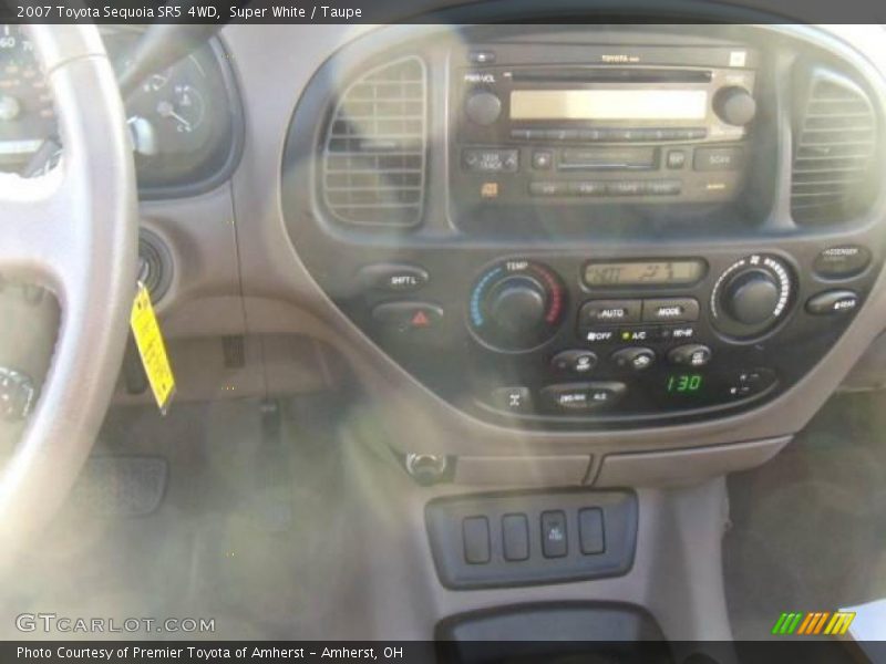 Super White / Taupe 2007 Toyota Sequoia SR5 4WD
