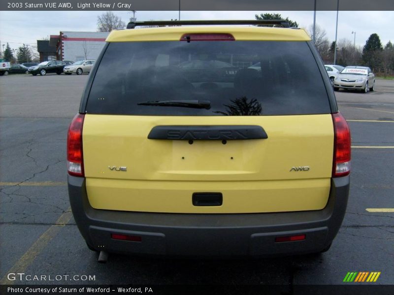 Light Yellow / Gray 2003 Saturn VUE AWD