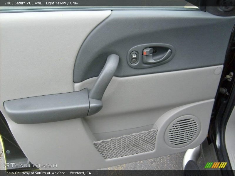 Light Yellow / Gray 2003 Saturn VUE AWD