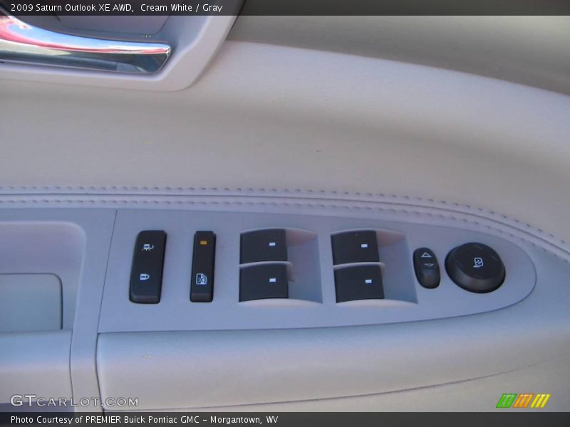 Cream White / Gray 2009 Saturn Outlook XE AWD