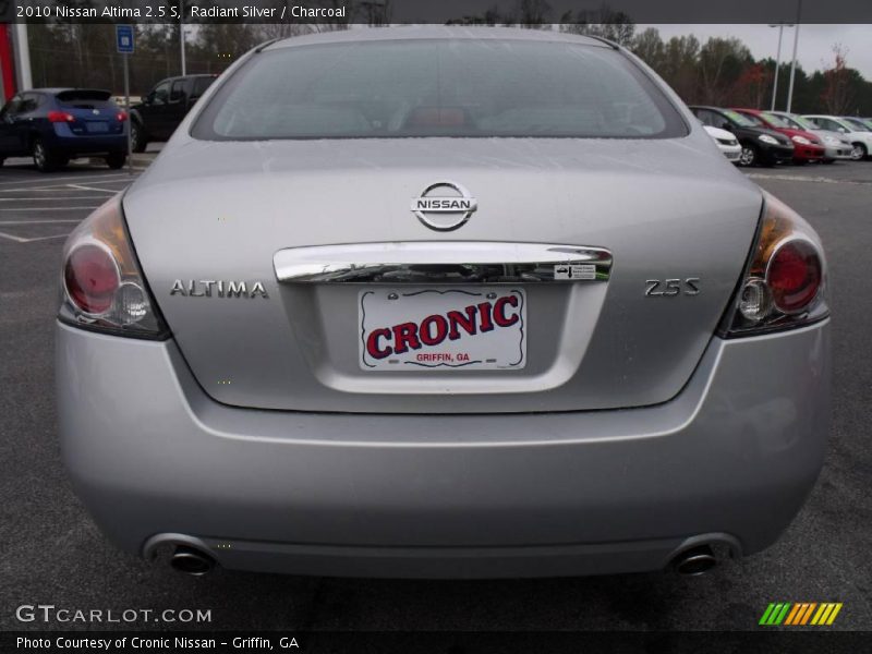 Radiant Silver / Charcoal 2010 Nissan Altima 2.5 S