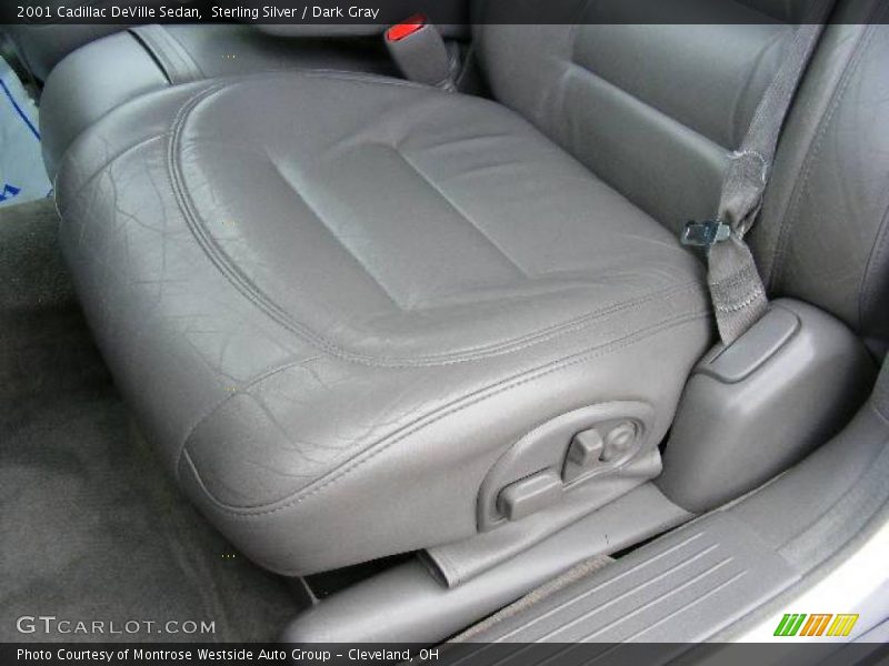 Sterling Silver / Dark Gray 2001 Cadillac DeVille Sedan