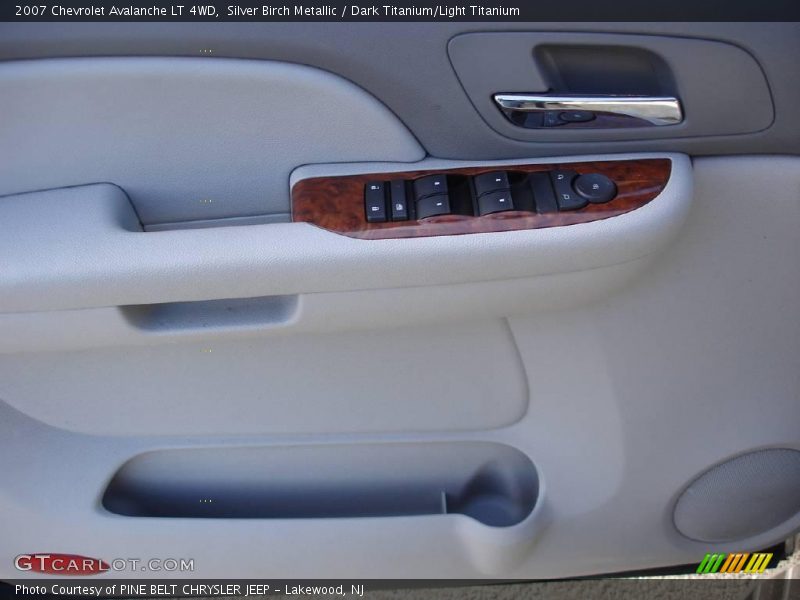 Silver Birch Metallic / Dark Titanium/Light Titanium 2007 Chevrolet Avalanche LT 4WD