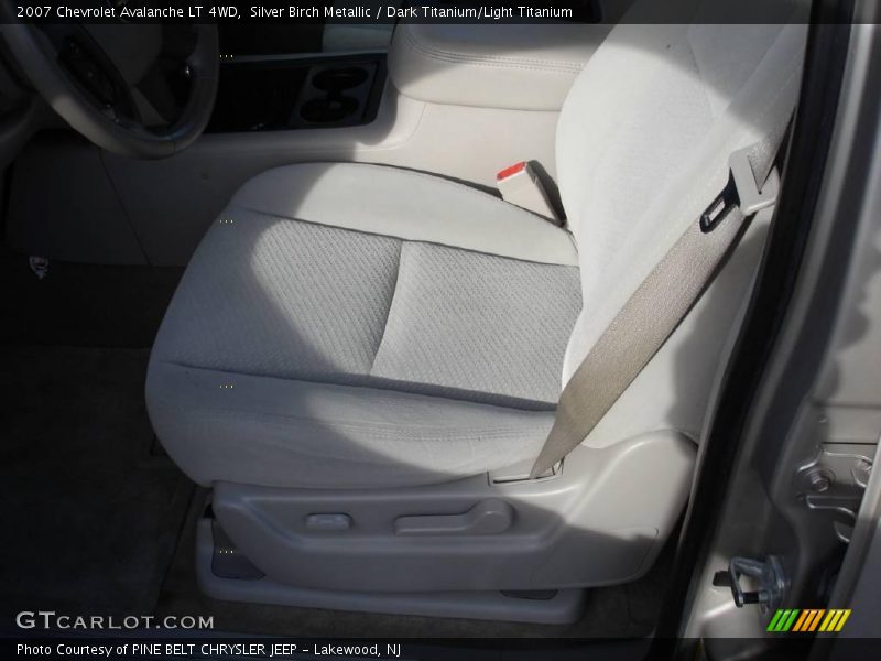 Silver Birch Metallic / Dark Titanium/Light Titanium 2007 Chevrolet Avalanche LT 4WD