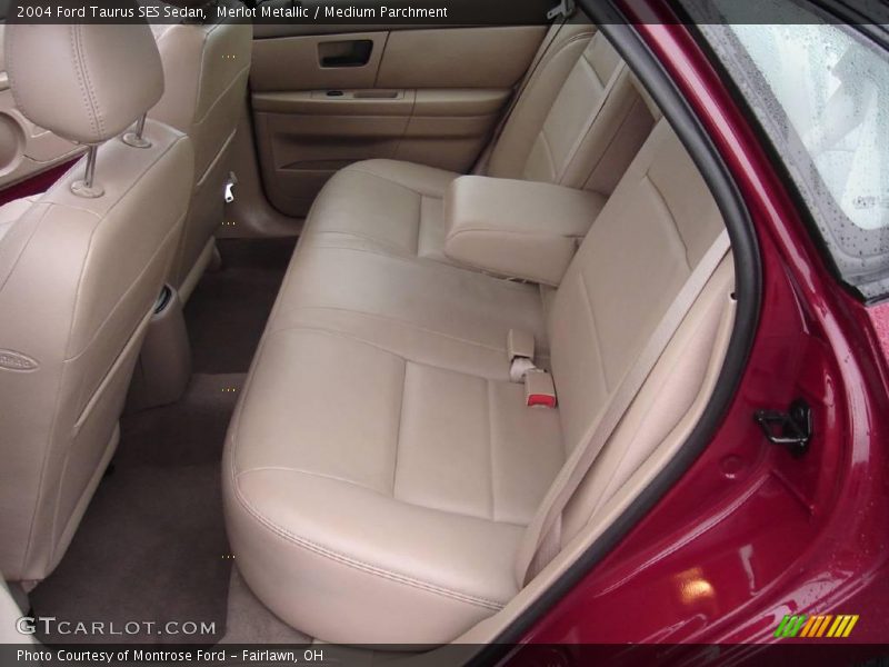 Merlot Metallic / Medium Parchment 2004 Ford Taurus SES Sedan