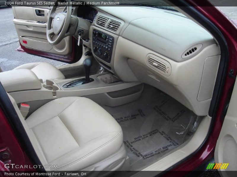 Merlot Metallic / Medium Parchment 2004 Ford Taurus SES Sedan