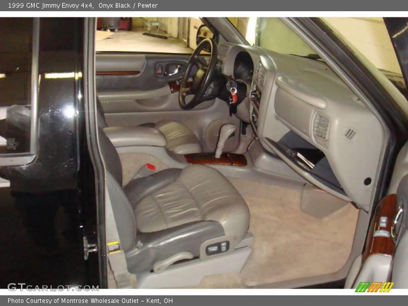 Onyx Black / Pewter 1999 GMC Jimmy Envoy 4x4