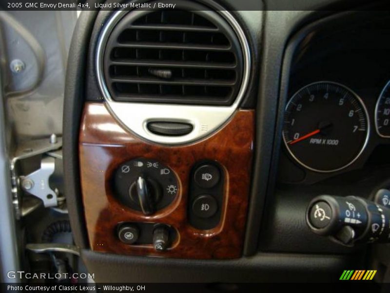 Liquid Silver Metallic / Ebony 2005 GMC Envoy Denali 4x4