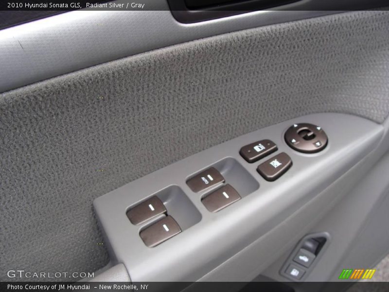 Radiant Silver / Gray 2010 Hyundai Sonata GLS