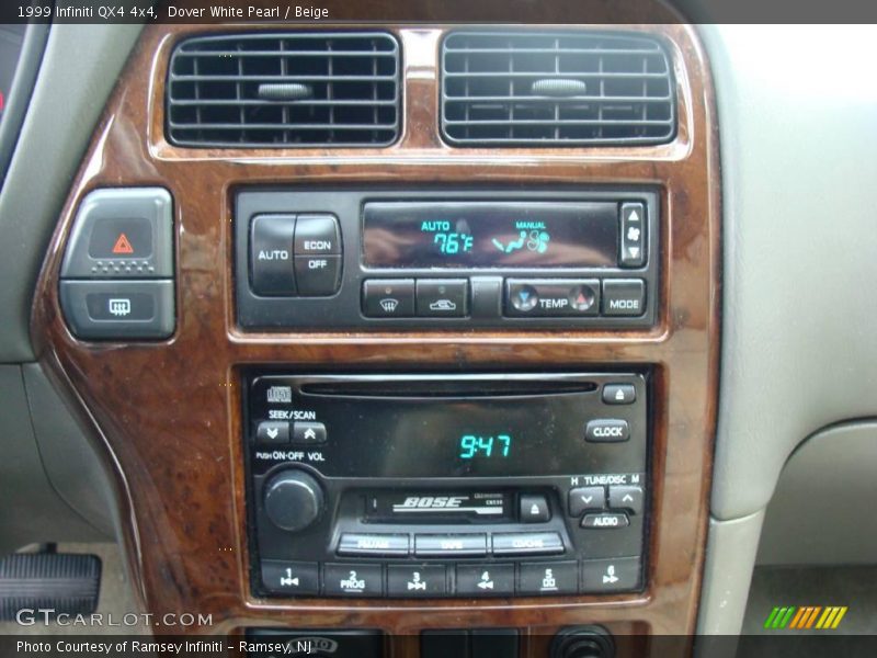 Dover White Pearl / Beige 1999 Infiniti QX4 4x4
