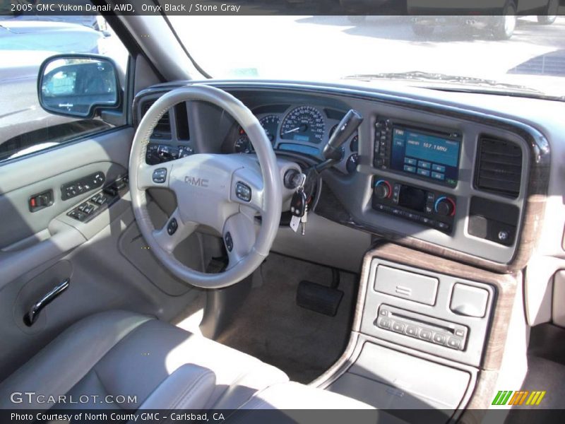 Onyx Black / Stone Gray 2005 GMC Yukon Denali AWD