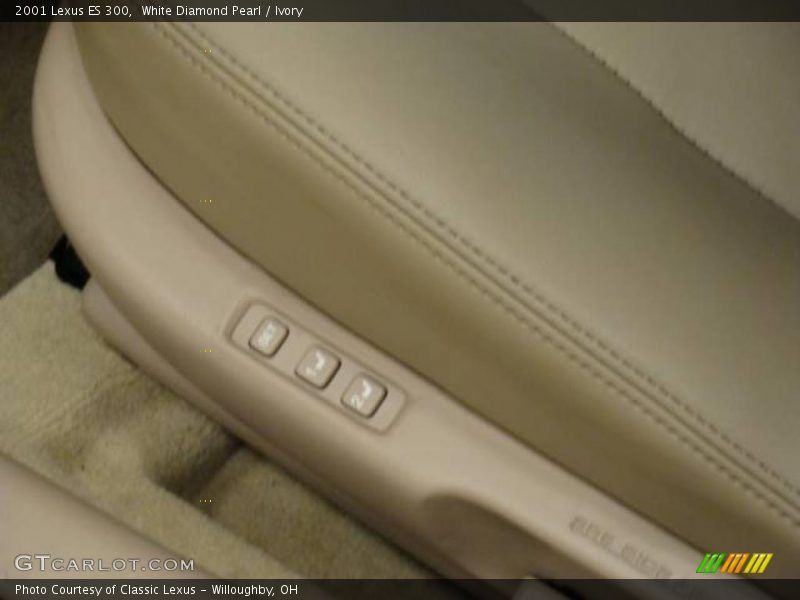 White Diamond Pearl / Ivory 2001 Lexus ES 300