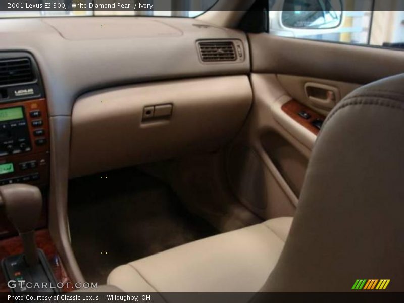 White Diamond Pearl / Ivory 2001 Lexus ES 300