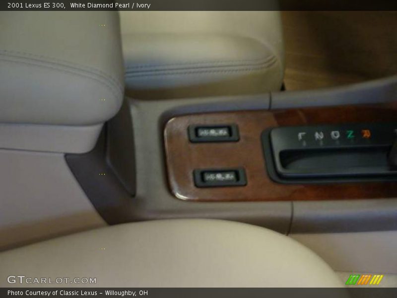 White Diamond Pearl / Ivory 2001 Lexus ES 300