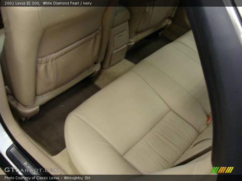 White Diamond Pearl / Ivory 2001 Lexus ES 300