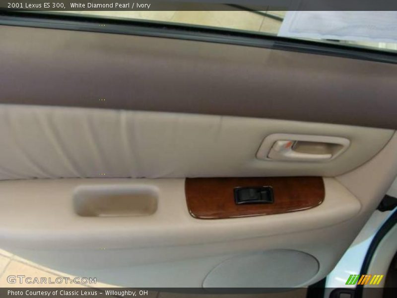 White Diamond Pearl / Ivory 2001 Lexus ES 300