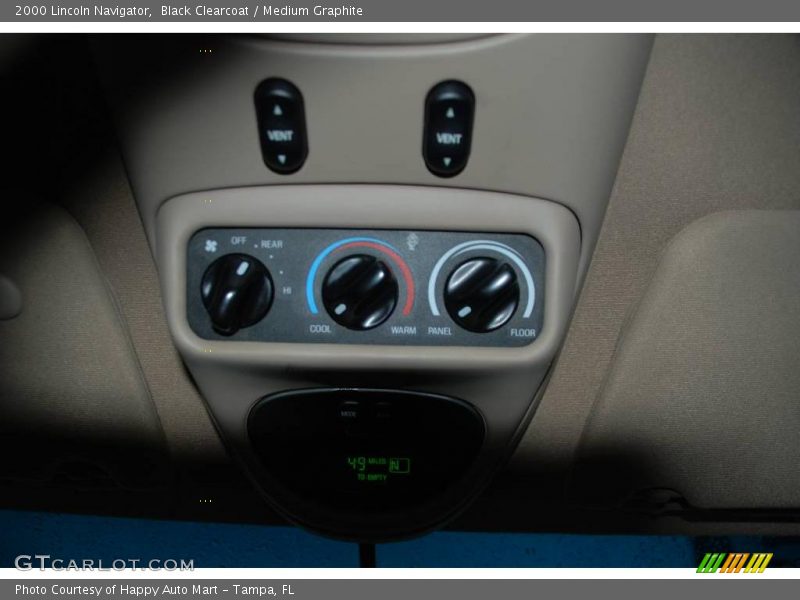 Black Clearcoat / Medium Graphite 2000 Lincoln Navigator