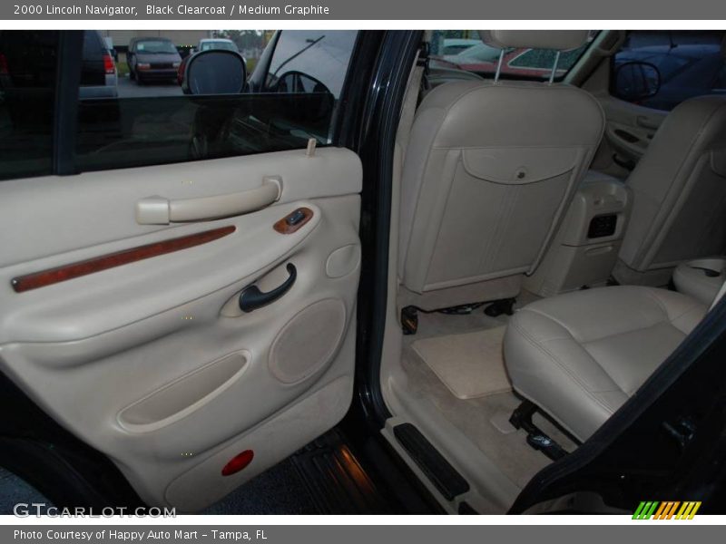 Black Clearcoat / Medium Graphite 2000 Lincoln Navigator