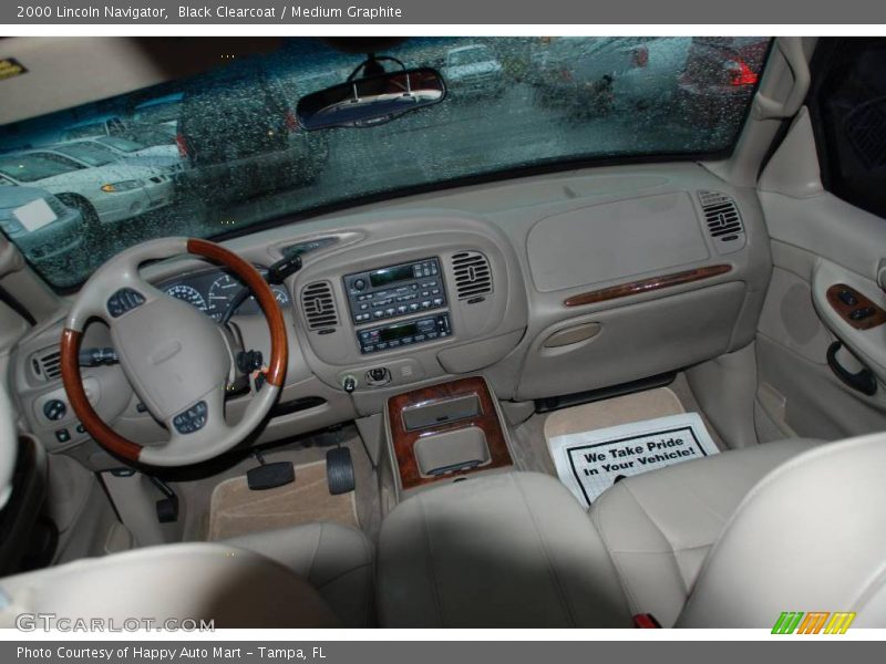 Black Clearcoat / Medium Graphite 2000 Lincoln Navigator